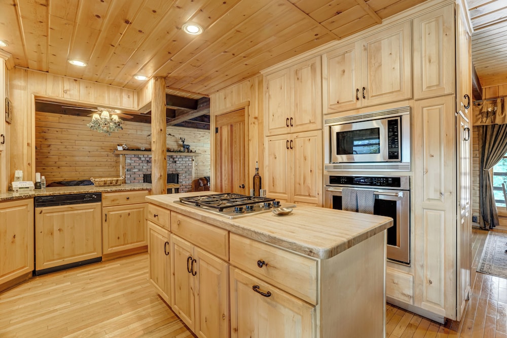 Log Lodge