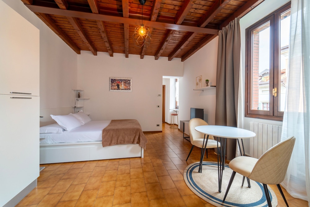 Bronze Studio in Como by Wonderful Italy view 3