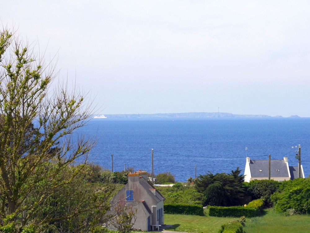 Holiday Home in Lampaul-plouarzel Nearby sea
