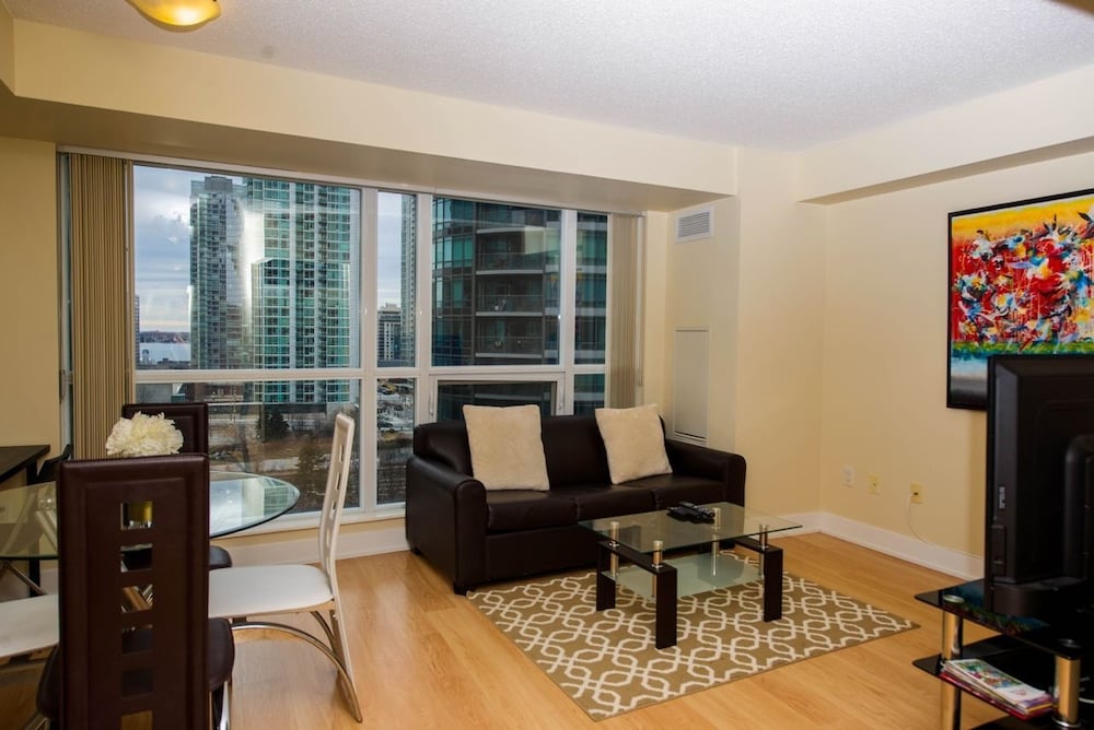 Sarkar Suites - Blue Jays Way