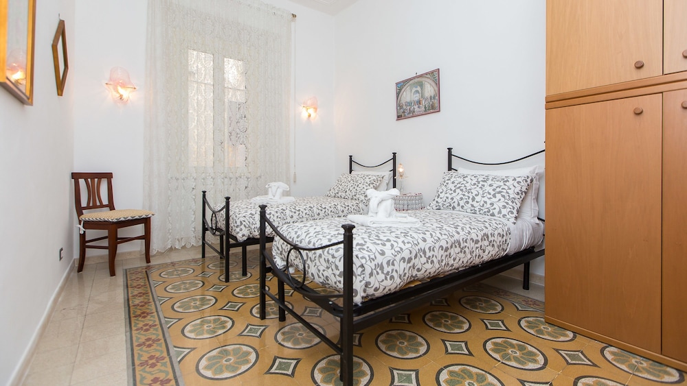 Rental In Rome Colosseum Apartment
