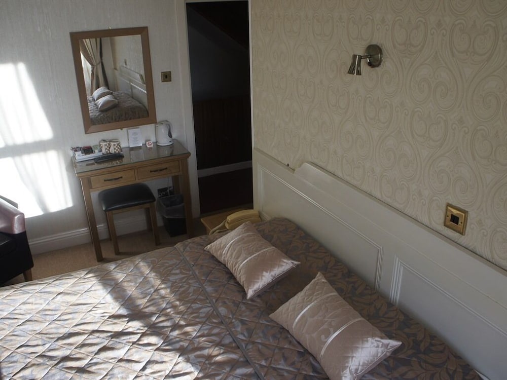 Plas Isa Hotel