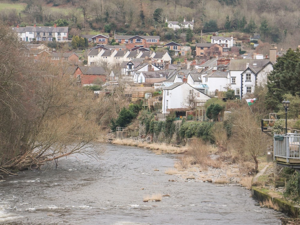 No. 9 On The Riverbank