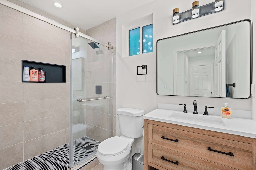 Family Friendly Retreat w Luxury Amenities