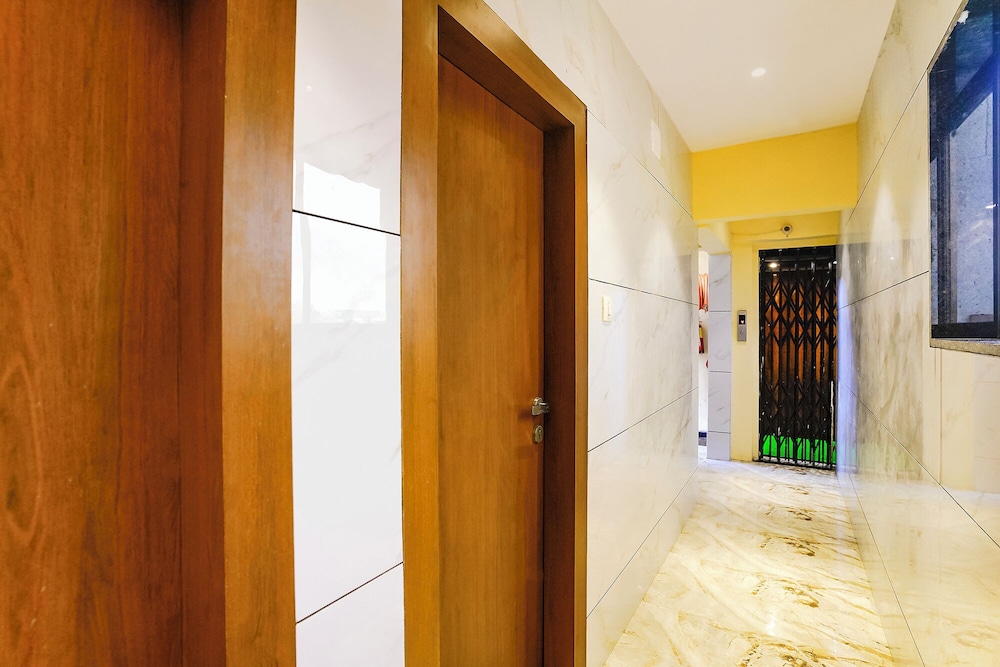 Fabhotel Ratna Mahal