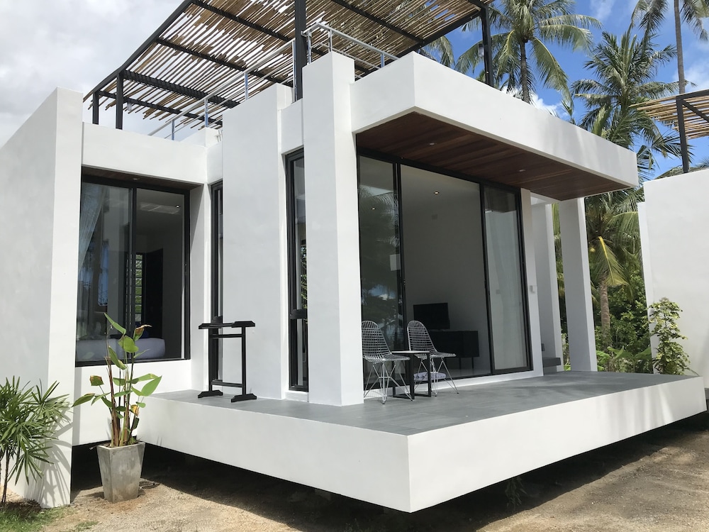 Lennon Maison