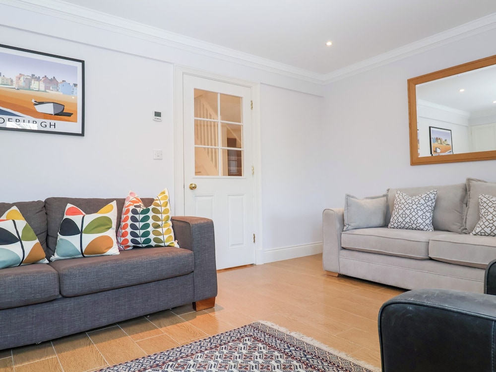 6 Willows Green