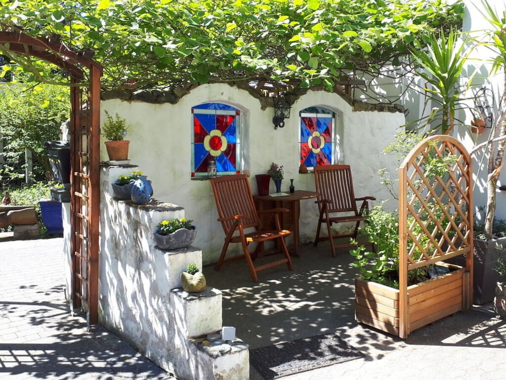 Salmagundi Comfortable Holiday Residence