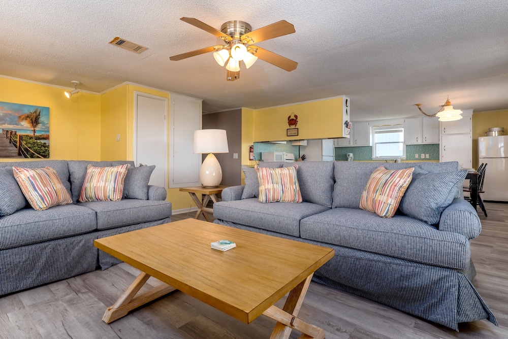 Casa Azul - 315 Port Royal 3 Bedroom Home by RedAwning