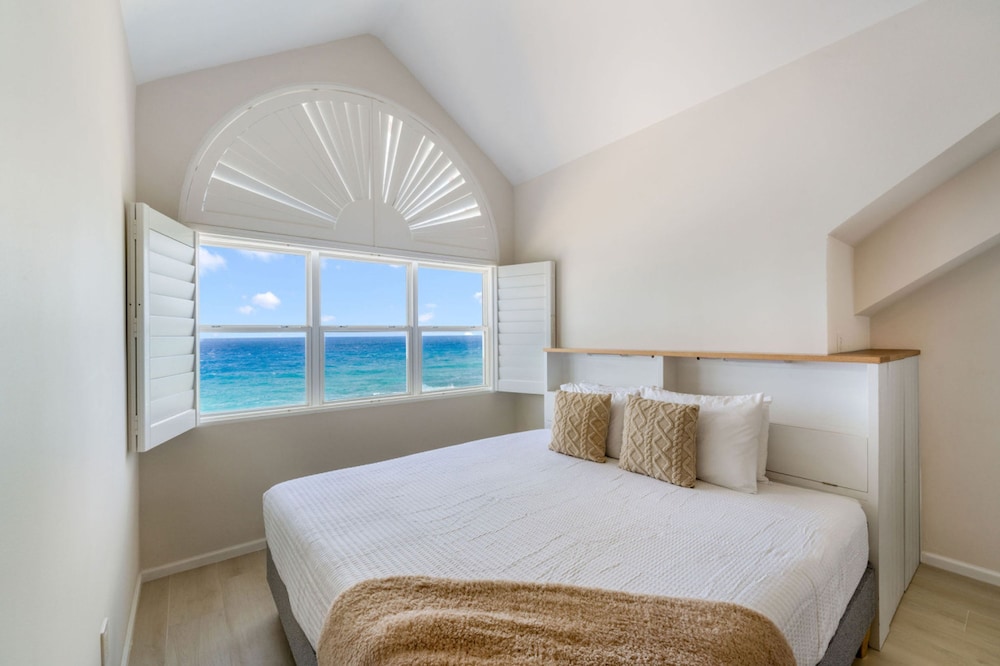 Coconut Bay 126 in West Bay