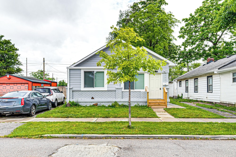 4 Mi to Dtwn Indianapolis: Quiet Apartment w/ Yard