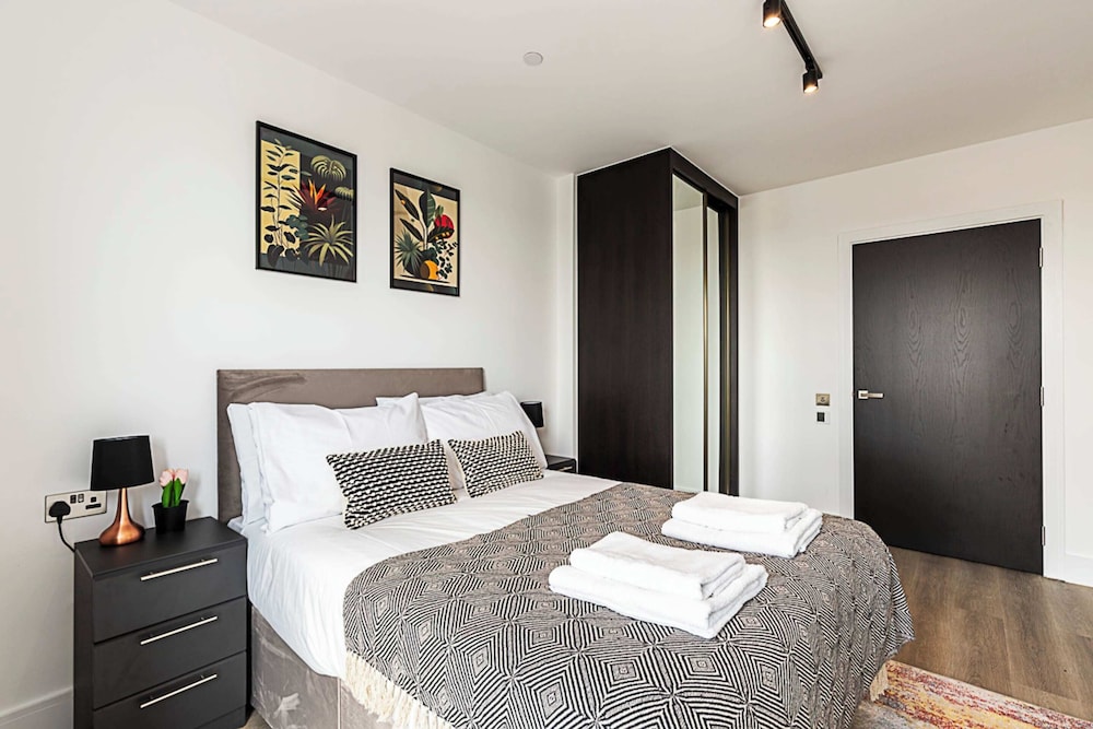 Contemporary Two Bedroom Apartment