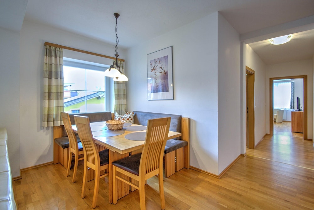 Tranquil Mountain Stay, Central & Sunny