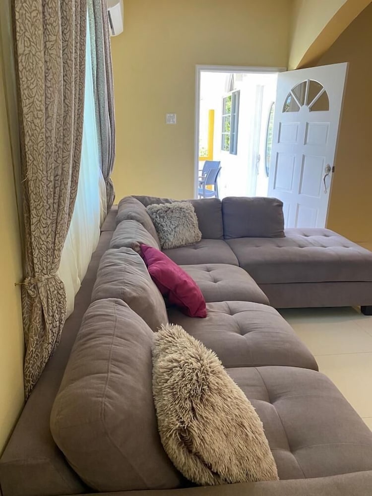 RUNTINGS HIDEAWAY STAY NOMPREL ROAD NEGRIL view 3