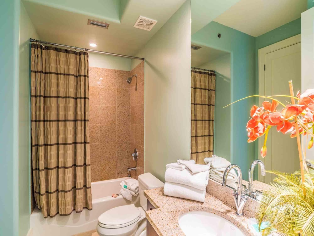 Bella Luna #404 by Southern Vacation Rentals