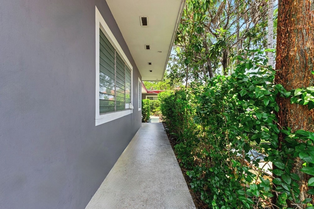 1BR Studio w/ Parking, Pet Friendly & BBQ Area
