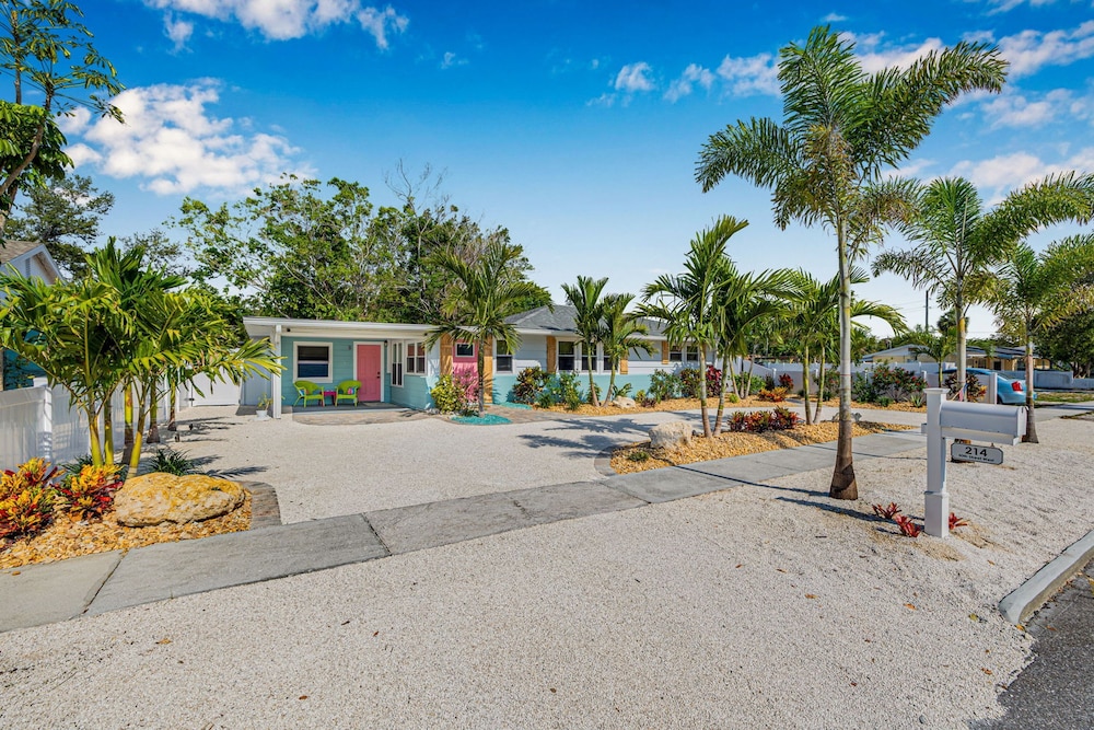 Coastal Sanctuary Near IMG and Beaches