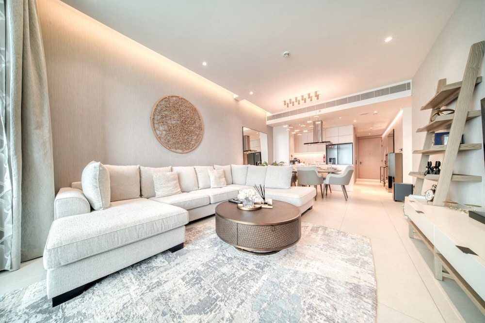 Picturesque Balcony and Beach Haven at Address JBR