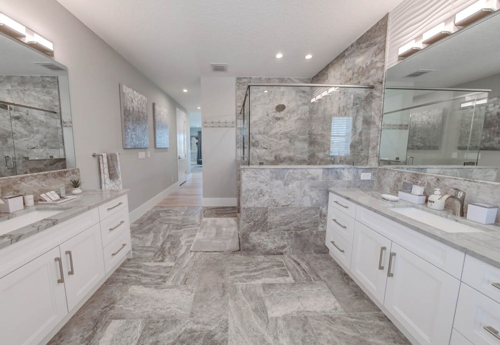 Villa Nautilus Steps Away From the Beach - New Lux 3 Story Pool Hot Tub Home With Elevator