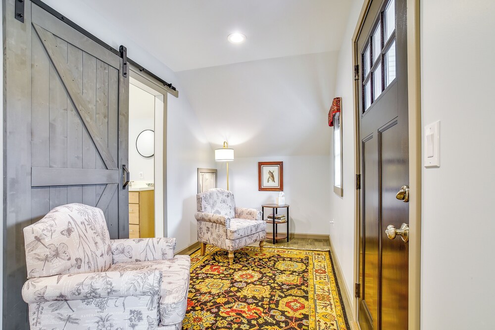 Seneca Lake Wine Trail Studio w/ Balcony & Views!