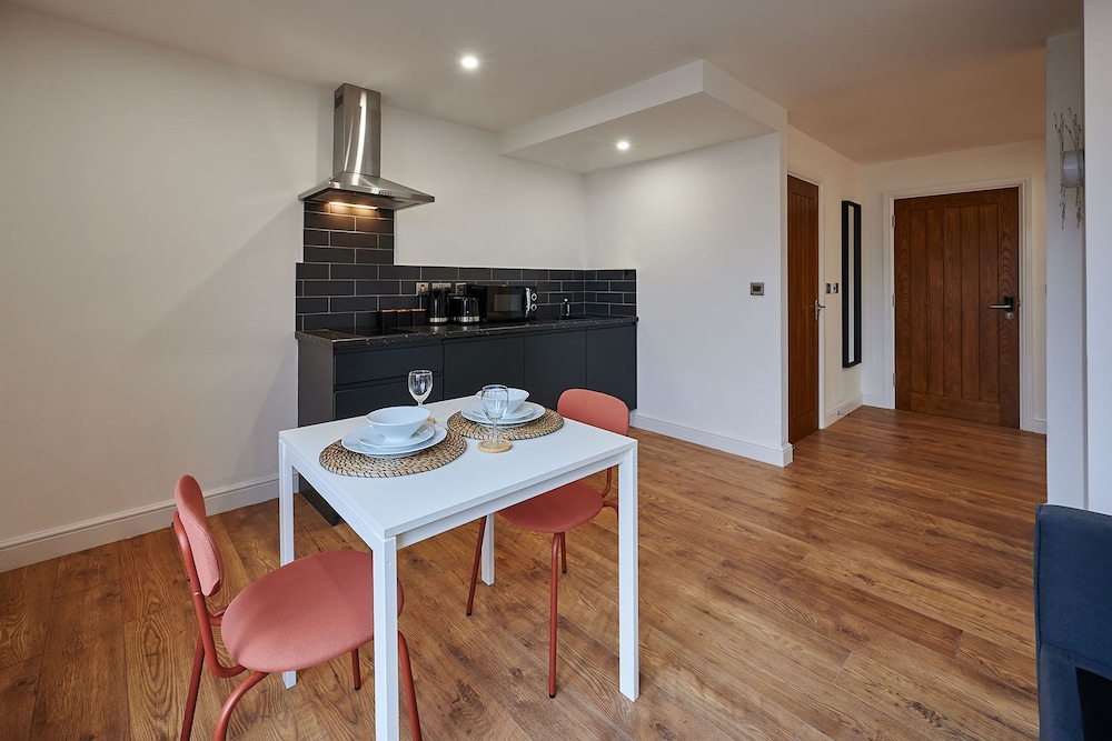 Host Stay Balcony Room For Two Sevenstay Apartments