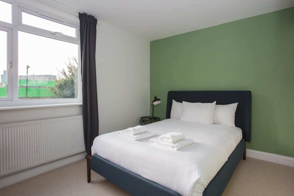 Lovely 2 Bedroom Flat Near Whitechapel Station