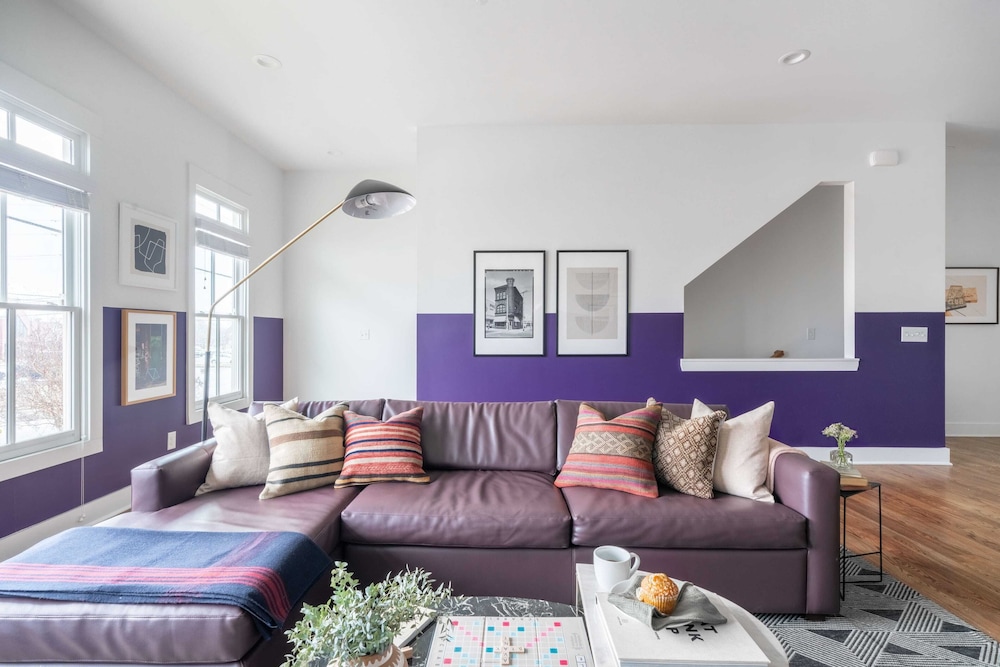 Sleeps 36, 3 Homes Walk to Germantown Modern Townhomes Near DT Avantstay