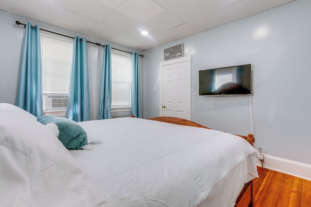 Updated Stoughton Apartment w/ Shared Yard!