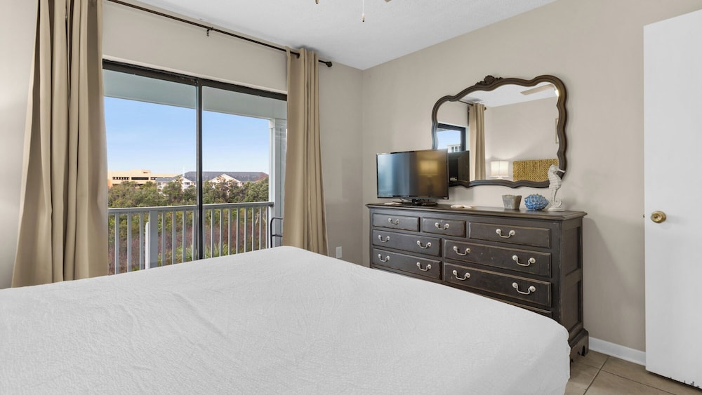 2BR Steps to Sand Pool, Near Pier Park + Free Attraction Tickets!