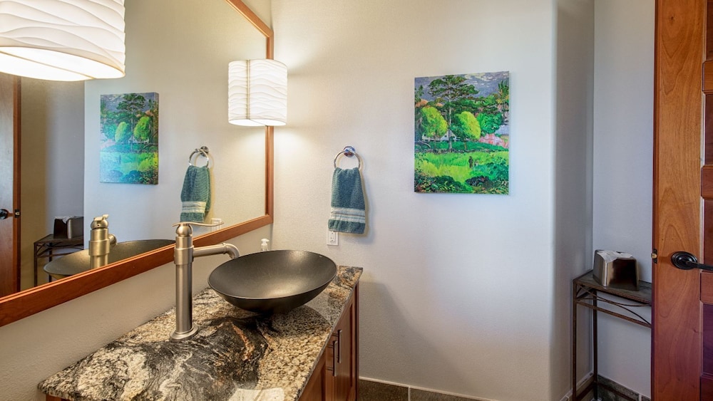 Spacious Townhome - Stunning Golf Course Views - Pool & Fitness- Vrkcv