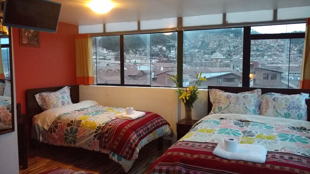 Qori punku - Hostel