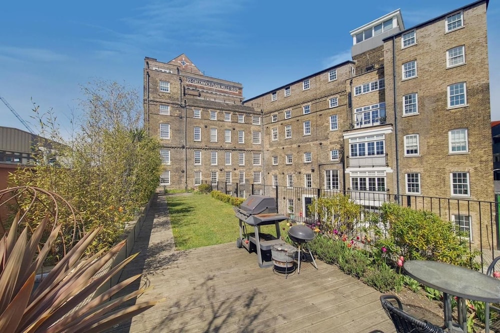 Greenwich Mill - Modern Comfort & Historic Charm