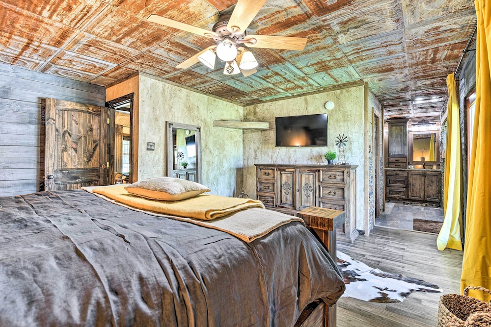 2 Home Retreat on 29 Acres: Sunset Ranch view 2