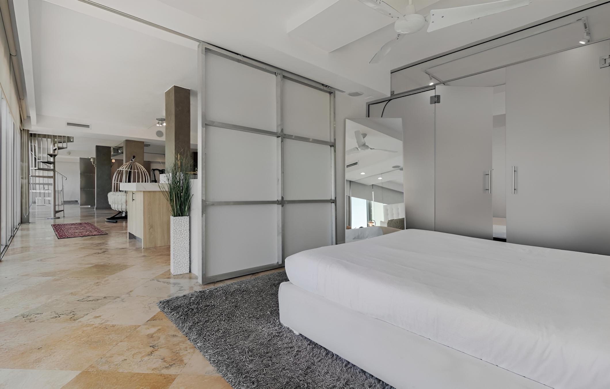 Roami at Biscayne Penthouse