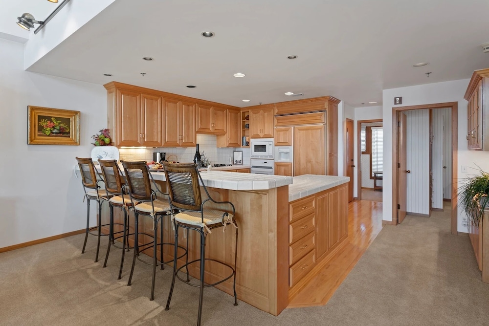 Stag Lodge at Deer Valley Resort - Three Bedroom Residence with Spa #5 3 Condo
