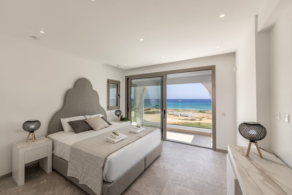 Protaras Beachfront Villla Mimosa