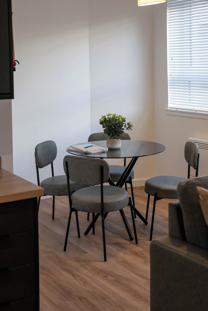 City Point Apartments by Guestz