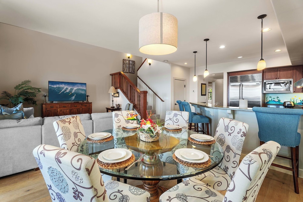 Direct Ocean Front - AC - Concierge Included - Ocean Viewing Lanai & Near Shops! -vrkcv
