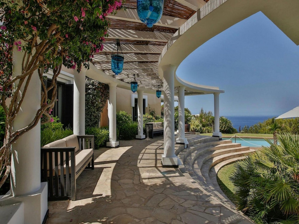 Holiday Home With Charming Patio