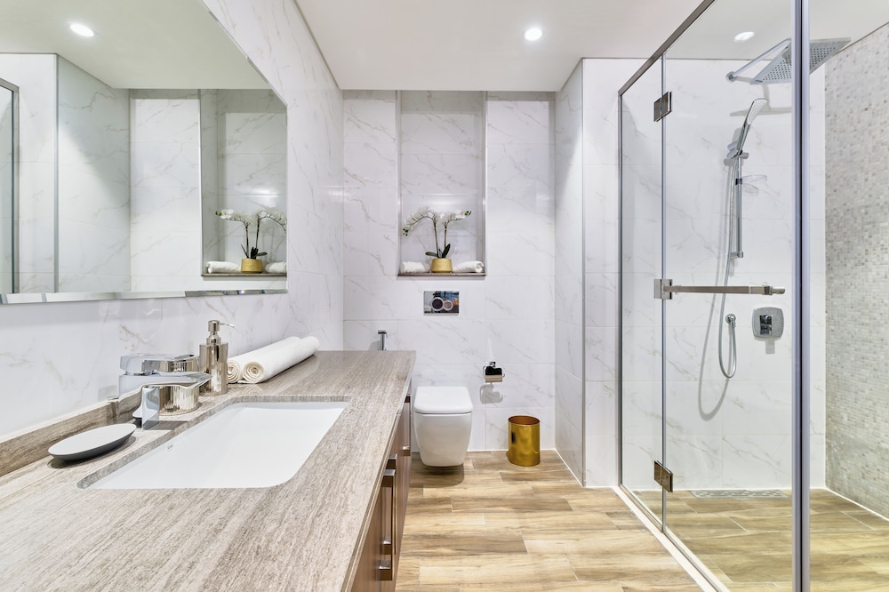 GLOBALSTAY. J One Tower Apartments