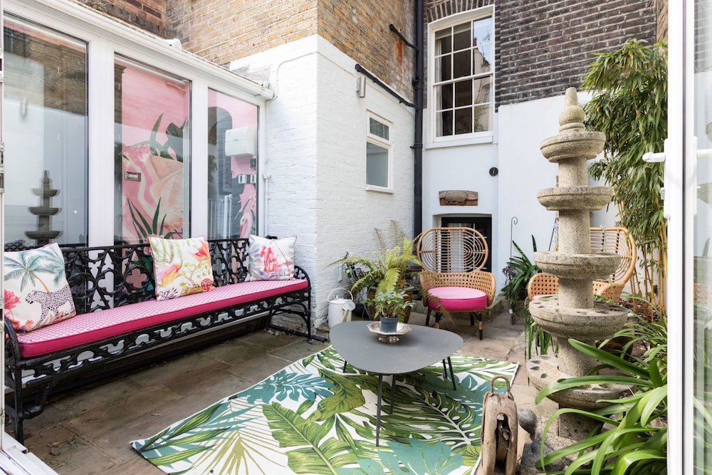 Molyneux Street II by Onefinestay