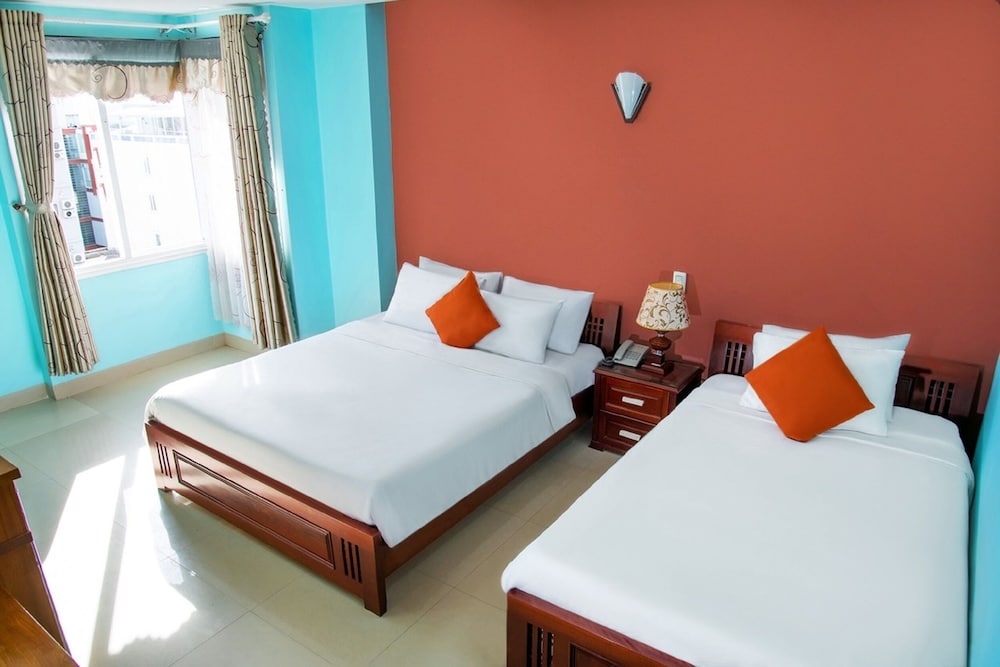 Central Beach Hotel - Hostel