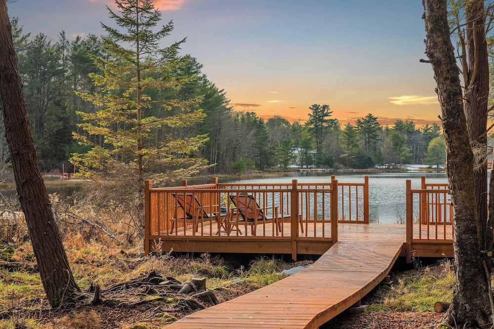 Lakeview Sunset Heaven Waterfront Escape + Private Dock Firepit + Game Room New Construction