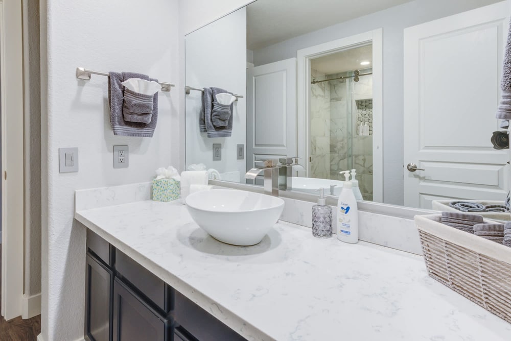 Lux Scottsdale Condo Overlooks 9th Hole Near Golf