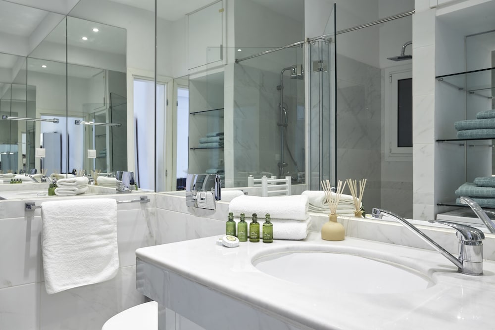 Modern Elegant Apt at Kolonaki