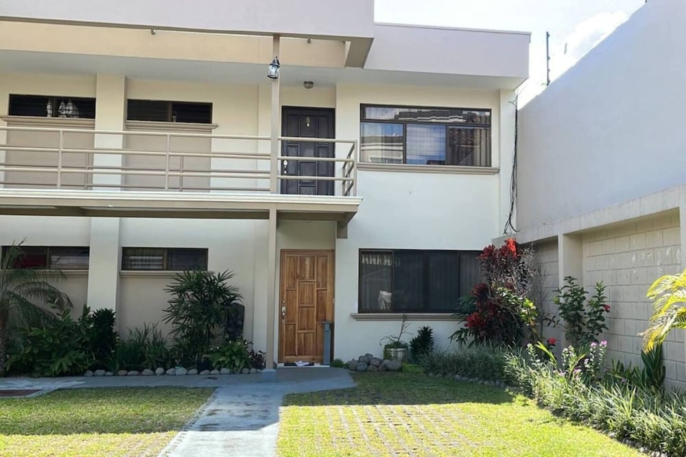 Beautiful Condo Just Steps From Avenida Escazu in an Unbeatable Location