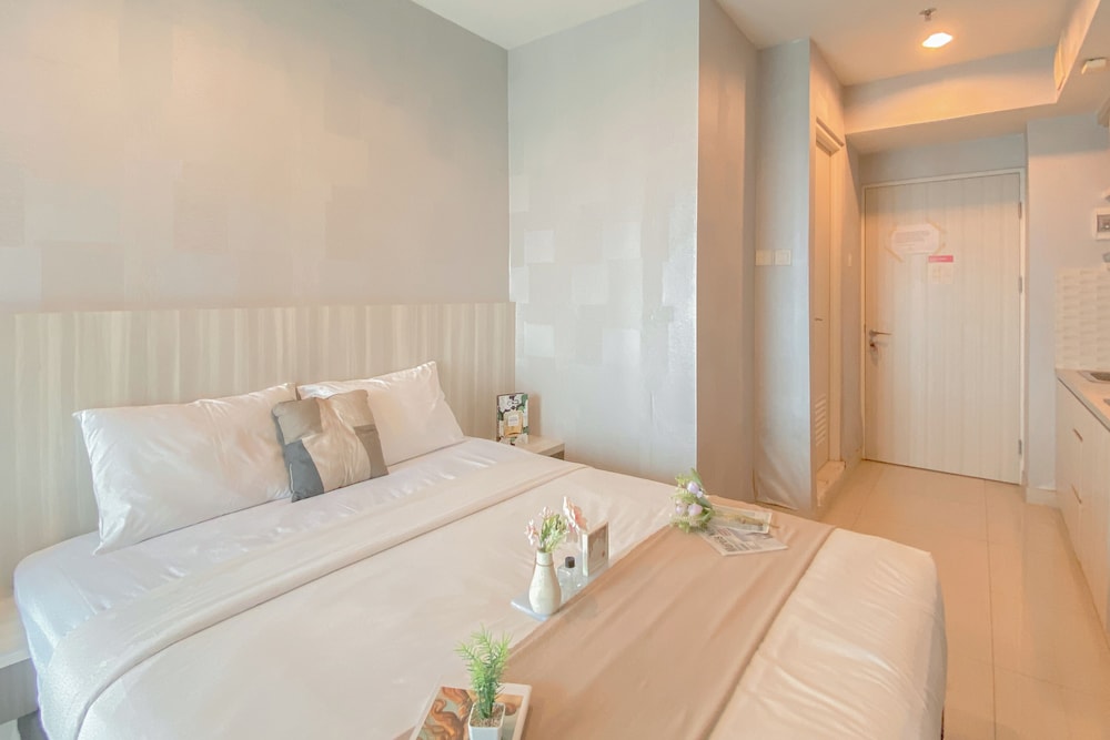 Good Choice And Homey Studio Grand Kamala Lagoon Apartment