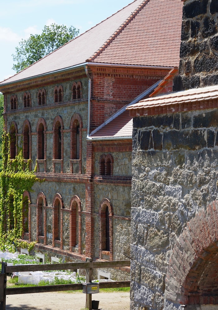 HexenburgbeiDresden 2 Zimmer Architektenwohnung mit eigener Sauna, Whirlwanne und Kamin - Nähe Sächsische Schweiz