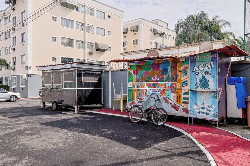 Apto com Ar-condicionado e Vaga em Hon rio Gurgel
