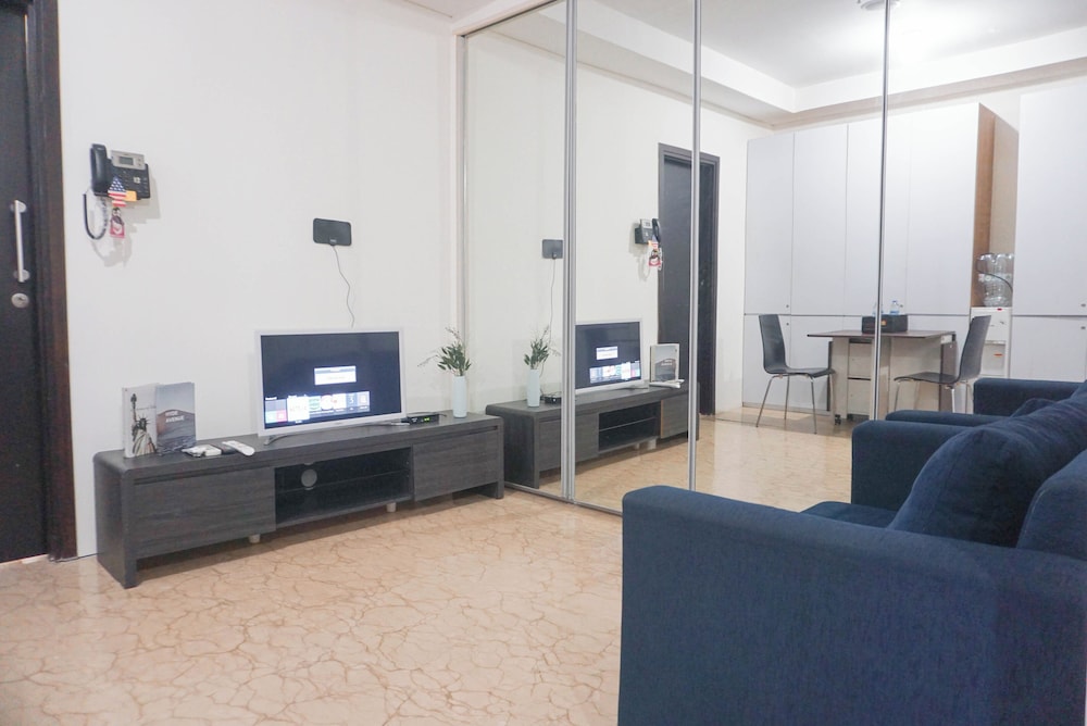 Elegant And Best Deal 1Br At L'Avenue Pancoran Apartment